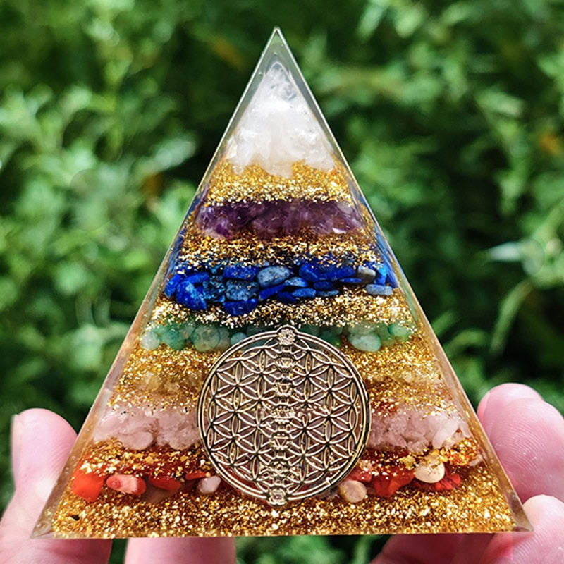 Pirâmide Orgonite 7 Chakras